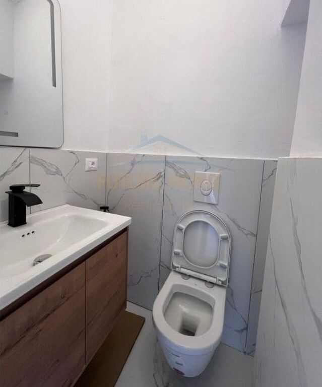 Rent, Business Premises, Xhamllik, Tirana