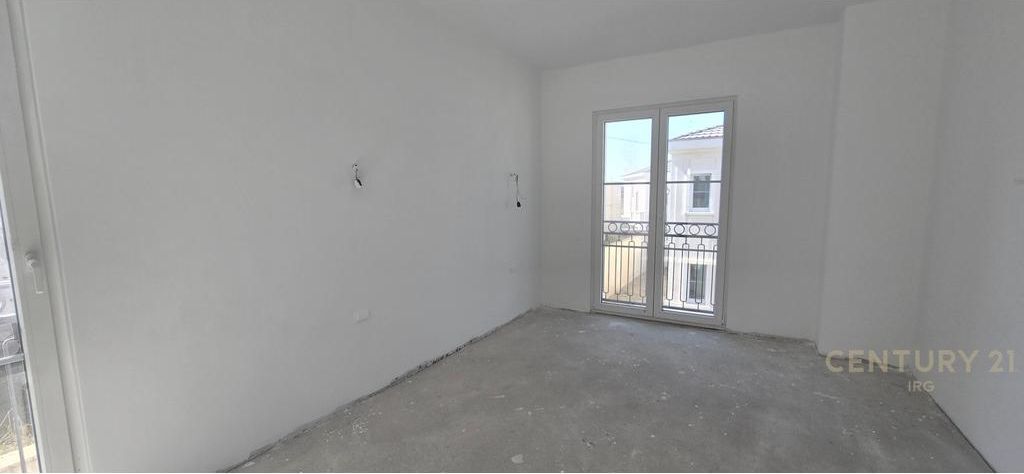 VILLA SUL LAGO DI ROLLING HILLS!