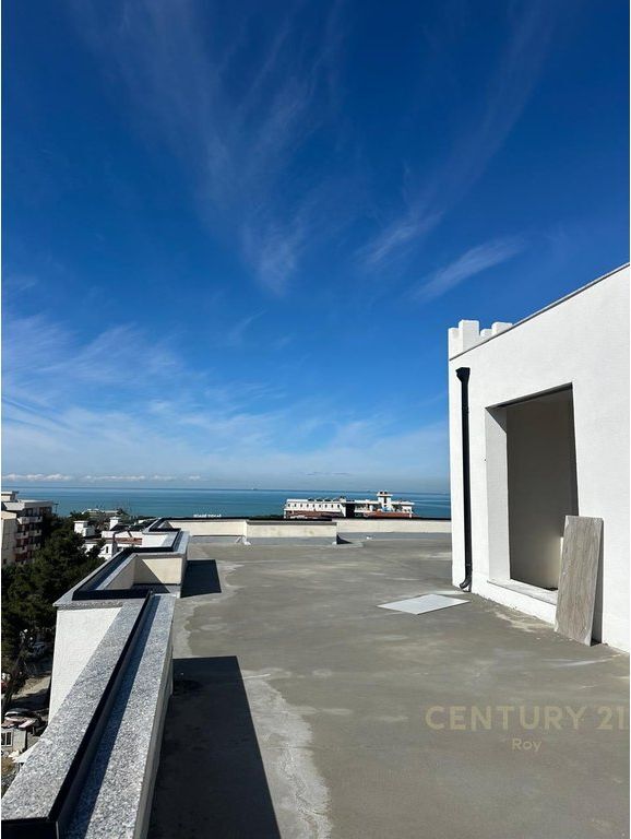 Penthouse 2+1 Shitet në Golem, Durrës - 300,000€ | 75 m² + 137m2 Verand Pamje Deti!