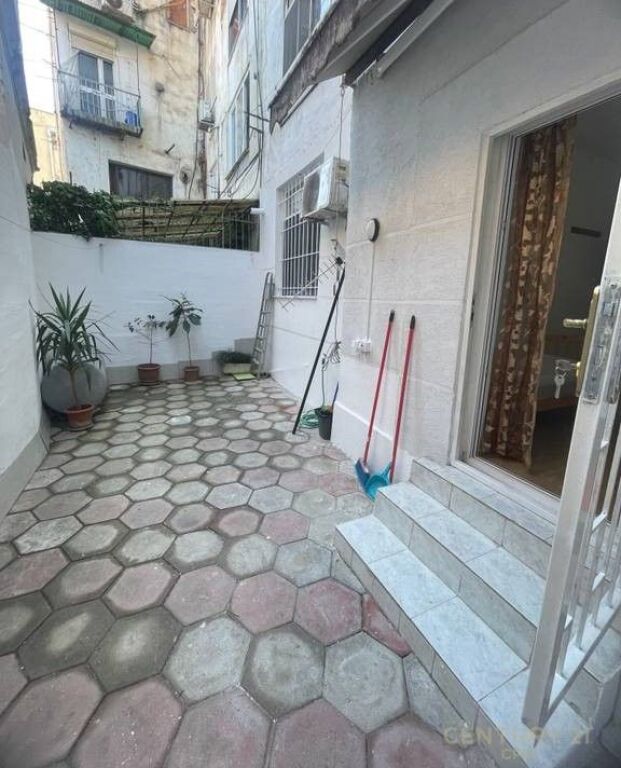 Jepet me qira 1+1 te Pazari i Ri