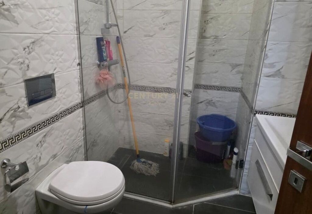 Jepet Apartament me qira 1+1 - Rruga Frosina Plaku