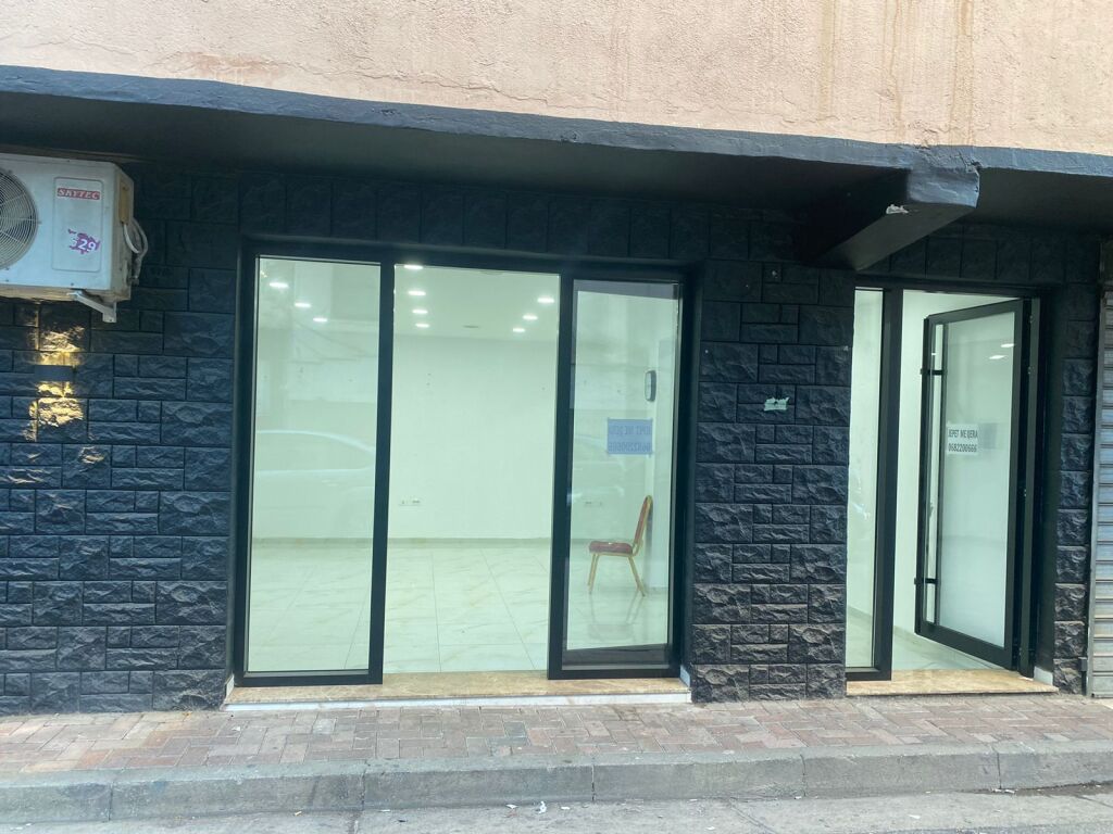 🏠 FOR SALE: Business Premises 48m² (📍Vasil Shanto - Bajram Curri Blvd) 🔥 Prime Location | Roadside ✨️ €167,000 💶💶