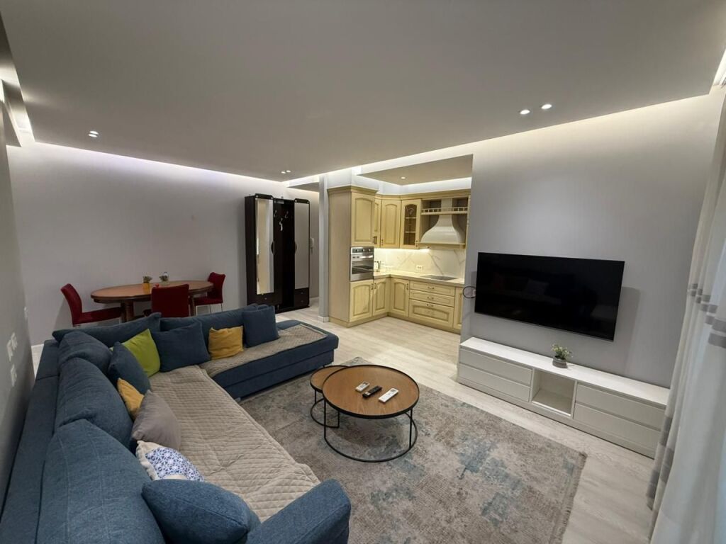 📣 AFFITTO SUPER Appartamento 2+1 Con 2 Bagni 📍 Via "Barrikadave" ✨ 💶 Prezzo 800 Euro