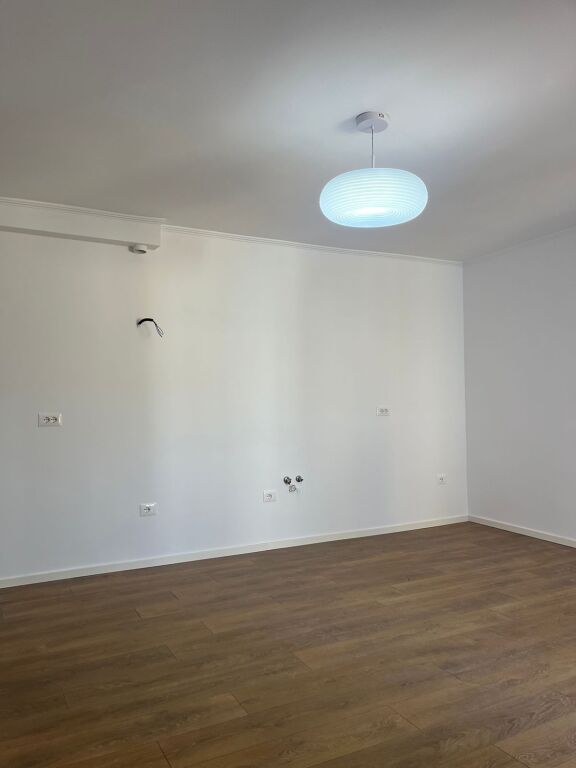 Apartament 1+1 në shitje – Rruga Todi Shkurti, pranë Ish Tregut Elektrik, Tiranë