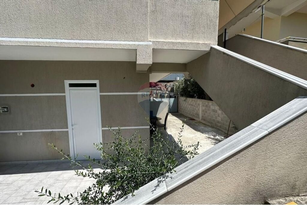 SHTËPI PRIVATE PËR SHITJE – RR. HAXHI XHYHERI, VLORË