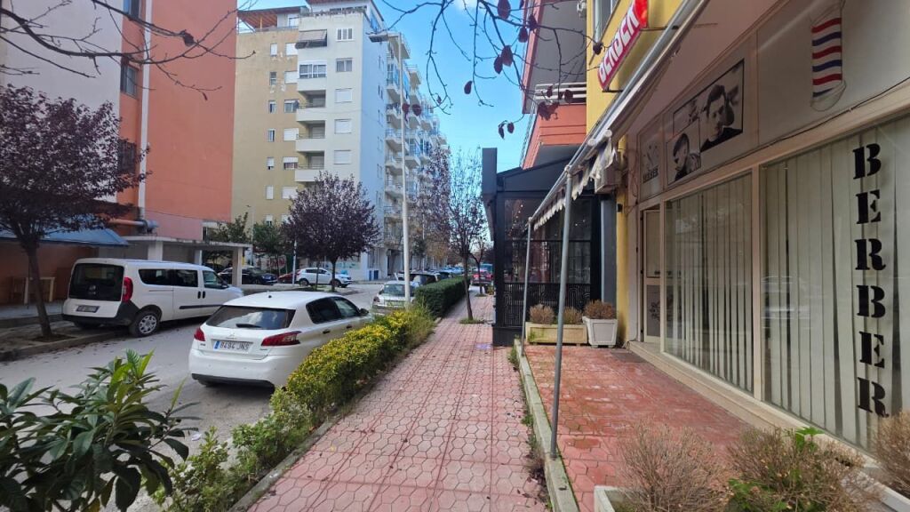 🔥 AMBIENT TREGTAR ME QIRA – SUPER MUNDËSI BIZNESI! 🔥