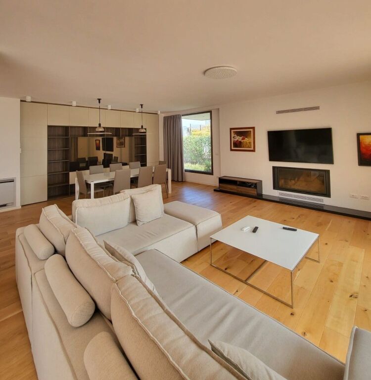 🏡 Jepet me Qira Vilë me Vendodhje ne TEG