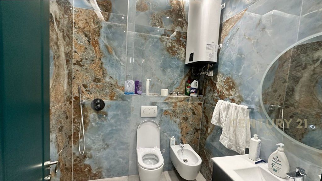 Appartamento in affitto con 2 camere da letto, 1 bagno e 2 posti auto, vicino al Giardino Botanico!