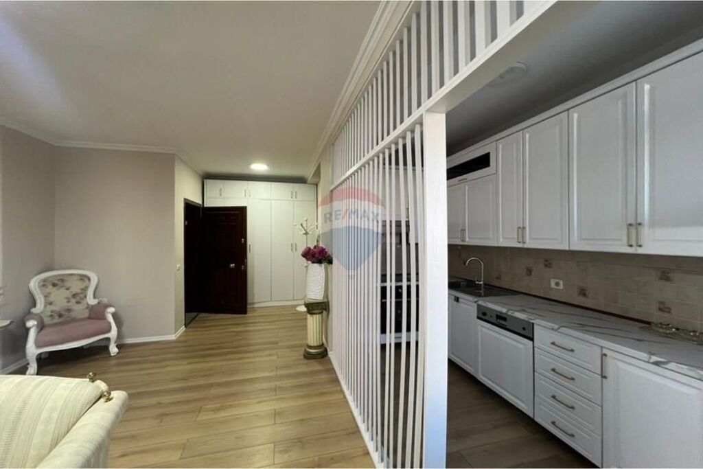 APARTMENT FOR RENT IN THE CENTER