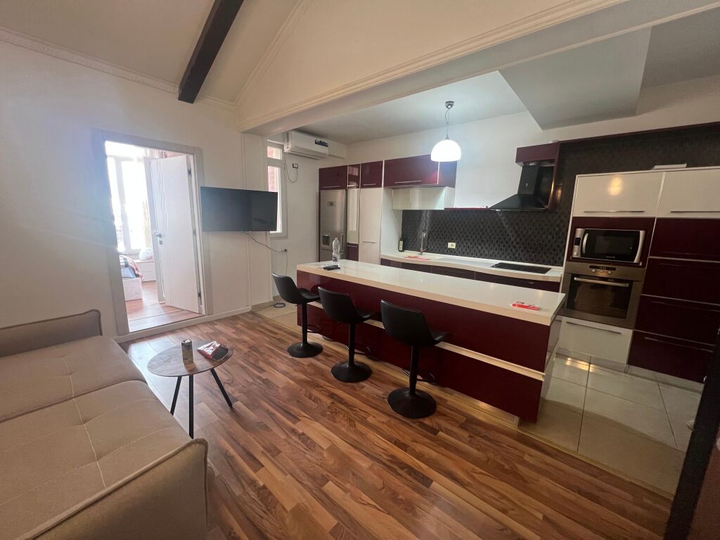 1+1 te Kodra e Diellit me qera