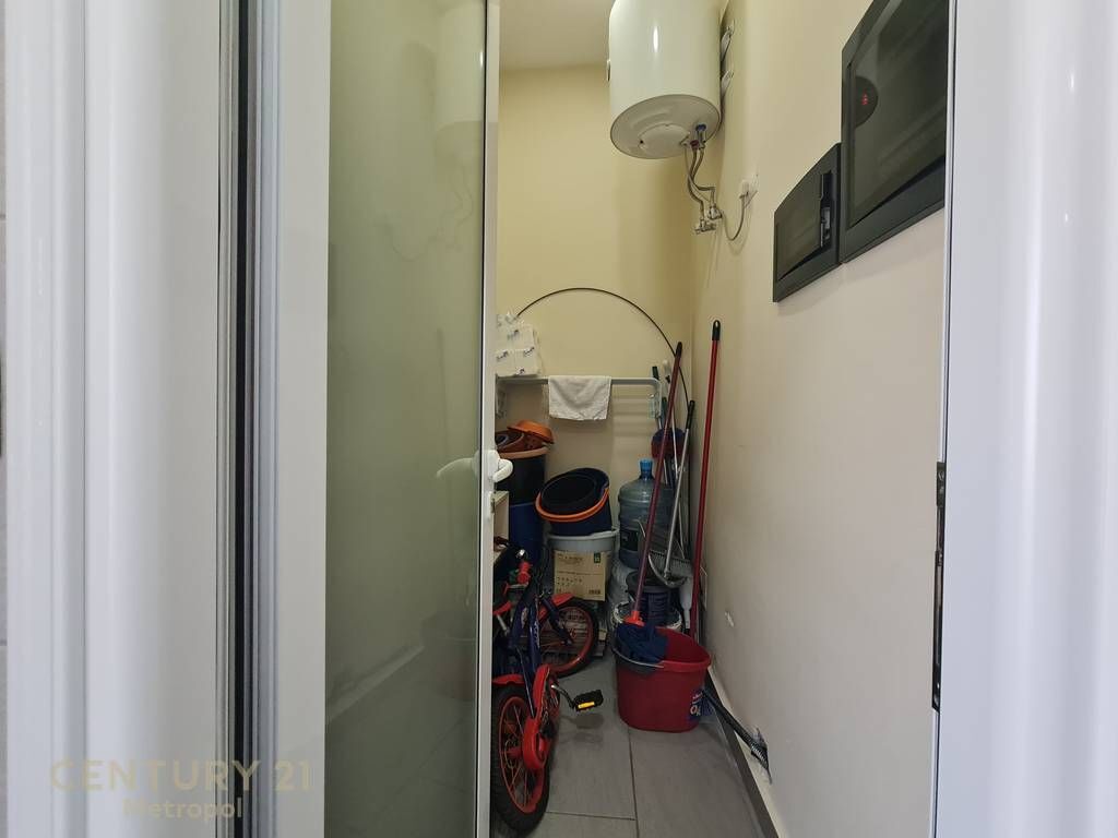 FOR RENT COMMERCIAL SPACE 120m, PARIS MUNICIPALITY!