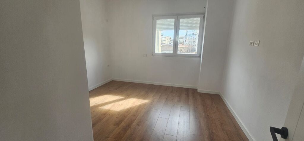 Apartament per shitje 3+1+2 - Pazari i Ri