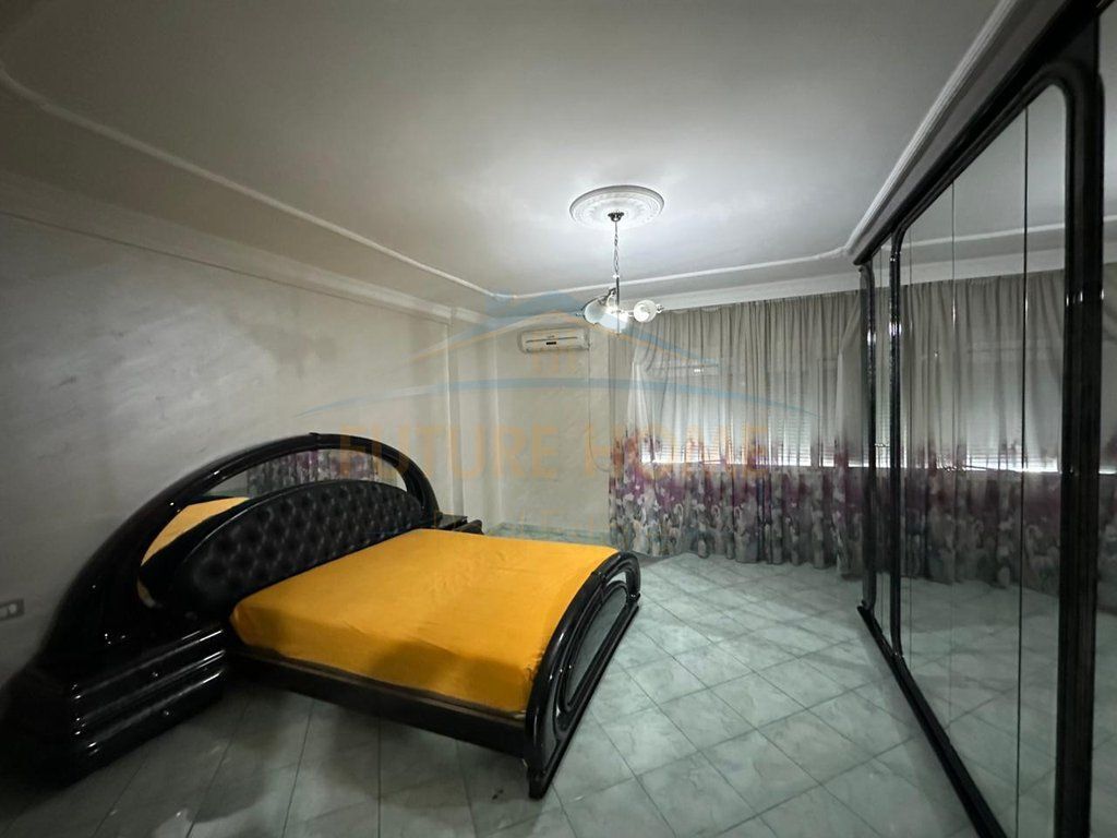 Shitet 2+1+2, Laprake 1600€/metri