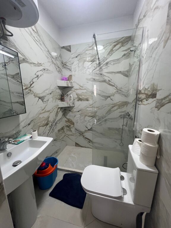 1+1 te Kodra e Diellit me qera