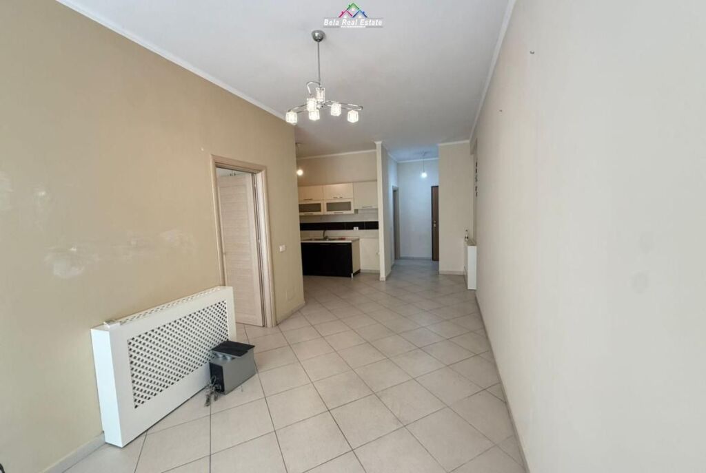 Apartament Ne Shitje 1+1 Tek Komuna e Parisit (ID B110563) Tirane