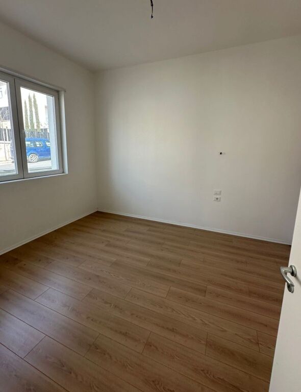 🏡 VILË LUKSOZE 3-KATËSHE – COLLINA VERDE, PRANË TEG ✨