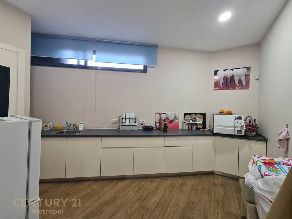 FOR RENT COMMERCIAL SPACE 120m, PARIS MUNICIPALITY!