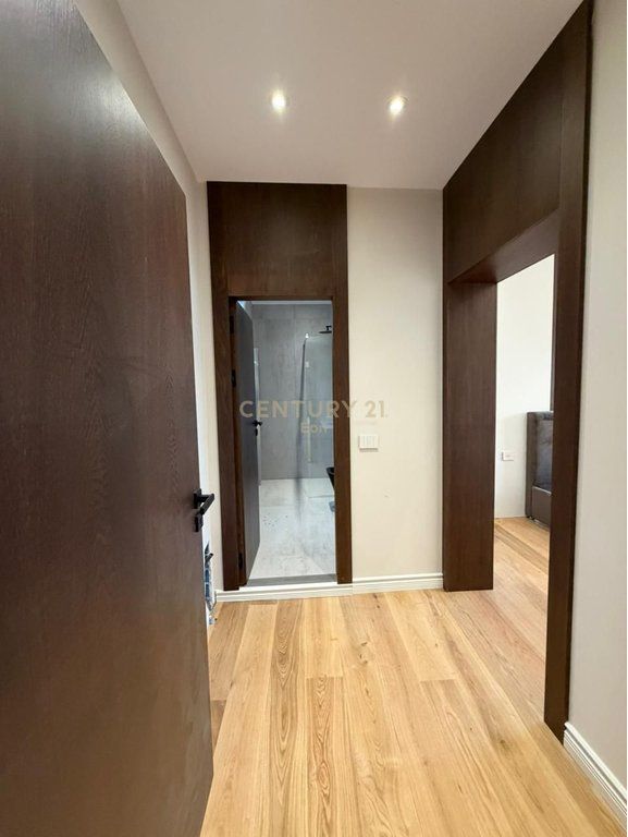 SHITET APARTAMENT 2+1 | 128m² + 148m² VERANDE | NE QENDER TE DURRESIT!