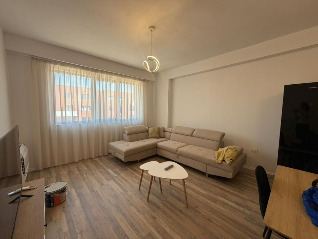 🏡 Jepet me qira 1+1 + 🅿️ –  📍Astir, Kompleksi Urban Gate💶 53,000 lekë/muaj
