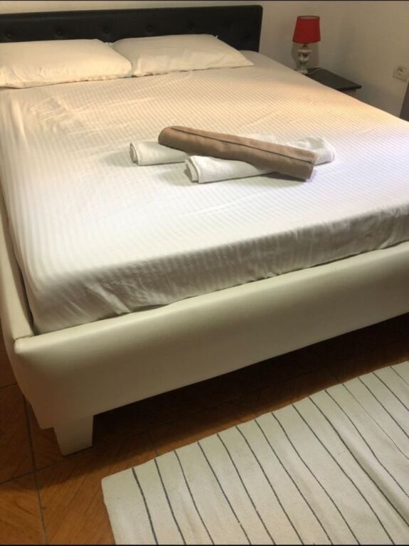 Apartament 1+1 per qira tek Lulishtja tek Komuna e Parisit.