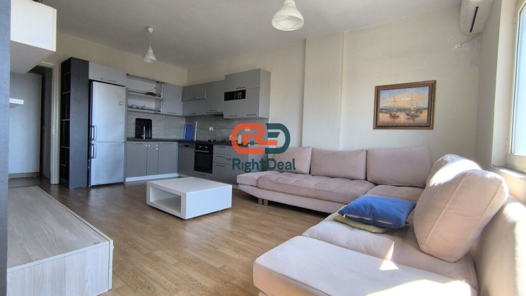 Ne Fresk, Shitet Apartament 2+1 Me Pamje Te Lire !!!