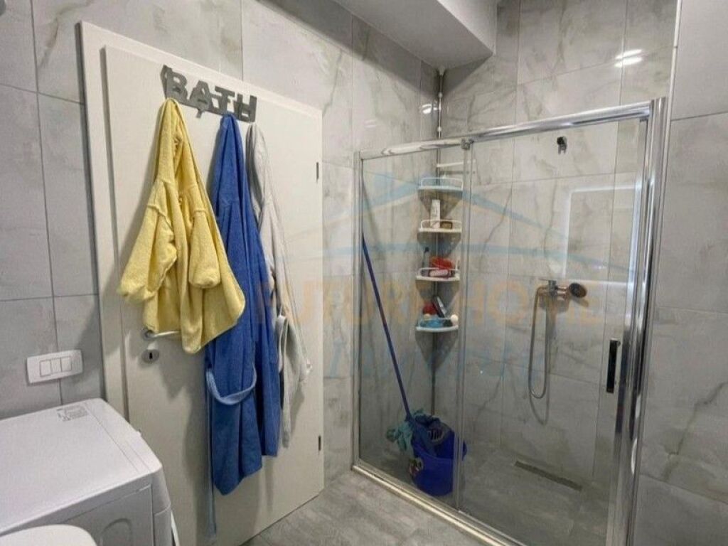 Shitet, Apartament 2+1+2, Kompleksi Mangalem, Tiranë.