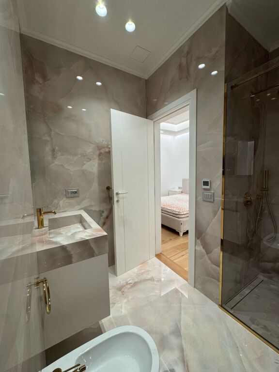 Vendesi in vendita Appartamento 2+1+2📍 Zogu i Zi – Complesso “Folea e Gjelbër”