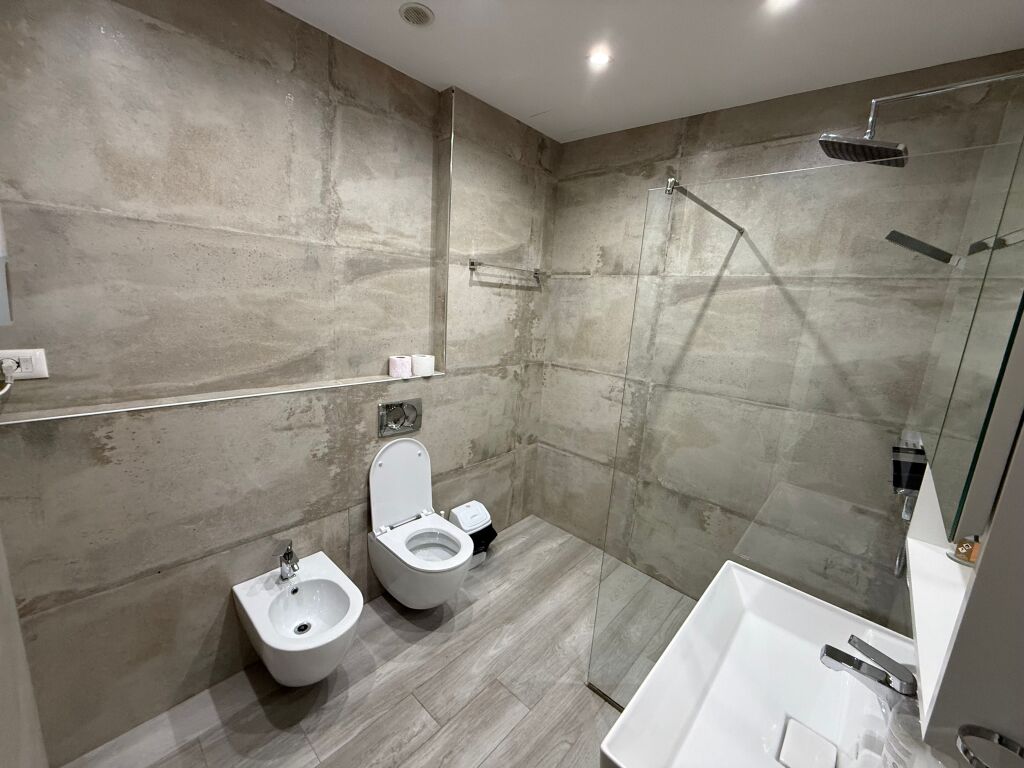 📣 AFFITTO SUPER Appartamento 2+1 Con 2 Bagni 📍 Via "Barrikadave" ✨