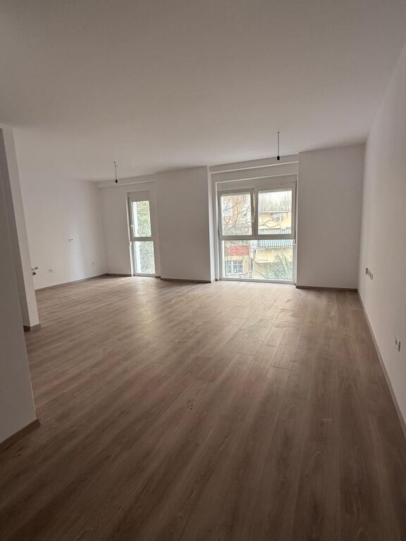 Office for rent near Stadium air Albania