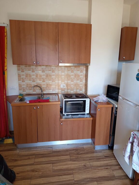 GARSIONERE 22000 LEKE.ISH TREGU ELEKTRK.