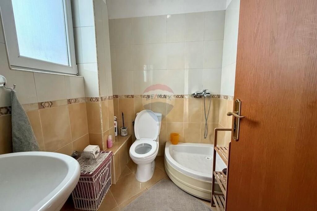 3-storey villa for sale in Sauk!