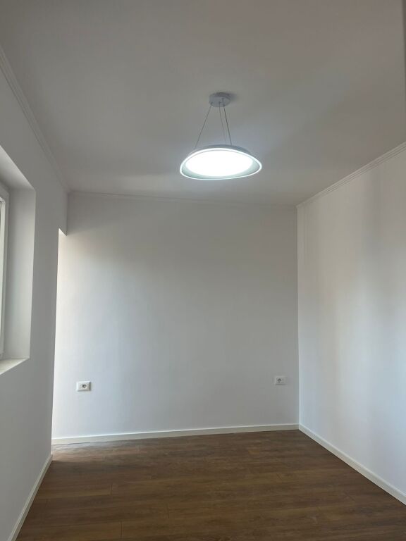 Apartament 1+1 në shitje – Rruga Todi Shkurti, pranë Ish Tregut Elektrik, Tiranë