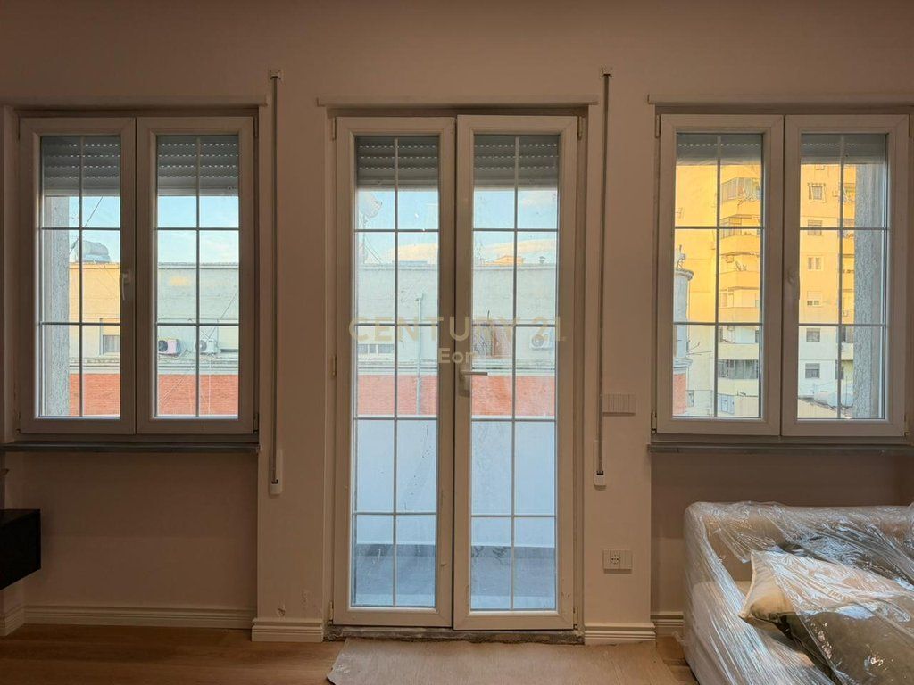 SHITET APARTAMENT 2+1 | 128m² + 148m² VERANDE | NE QENDER TE DURRESIT!