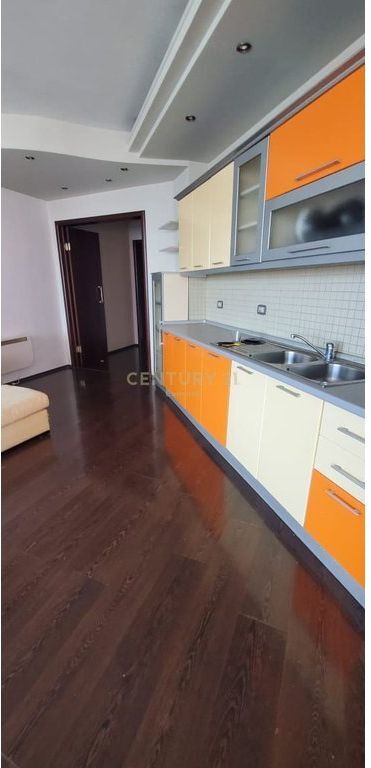 Shitet apartament 3+1+2 në zonën e Selitës, tek Rruga “Rrapo Hekali”.