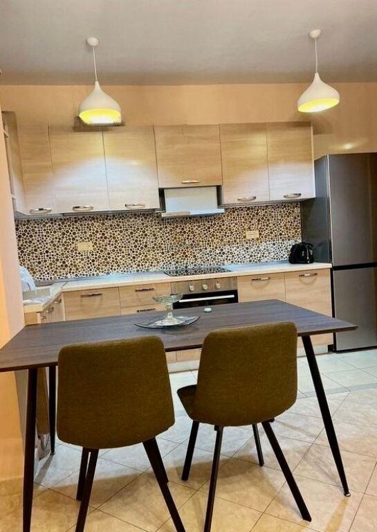 Qera, Apartament 2+1, Kthesa e Kamzes, Tiranë.