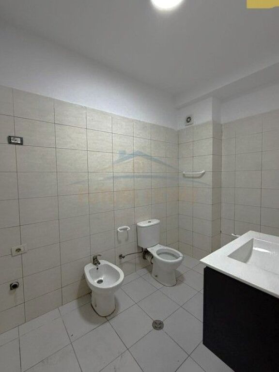 Shitet, Apartament 1+1, Unaza e Re
