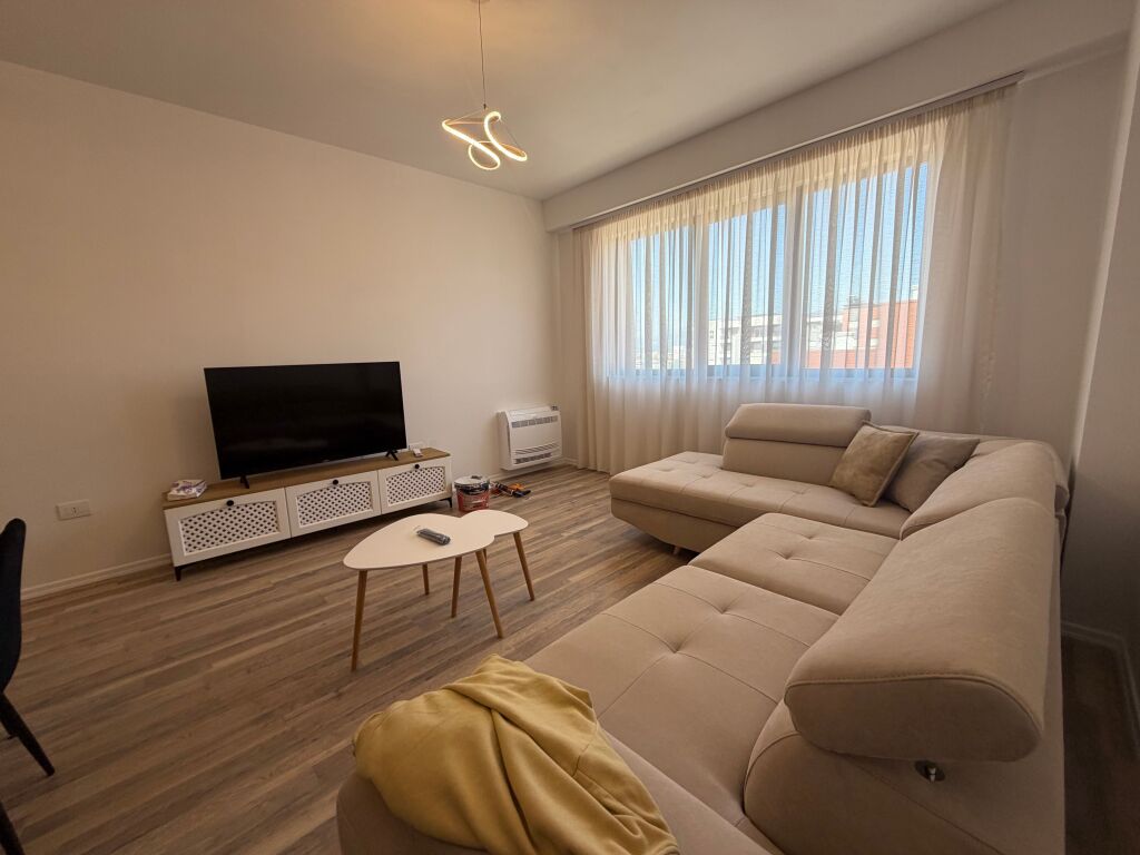 Affitto appartamento 1+1 con 🅿️ Presso Urban Gate 53000 lek al mese