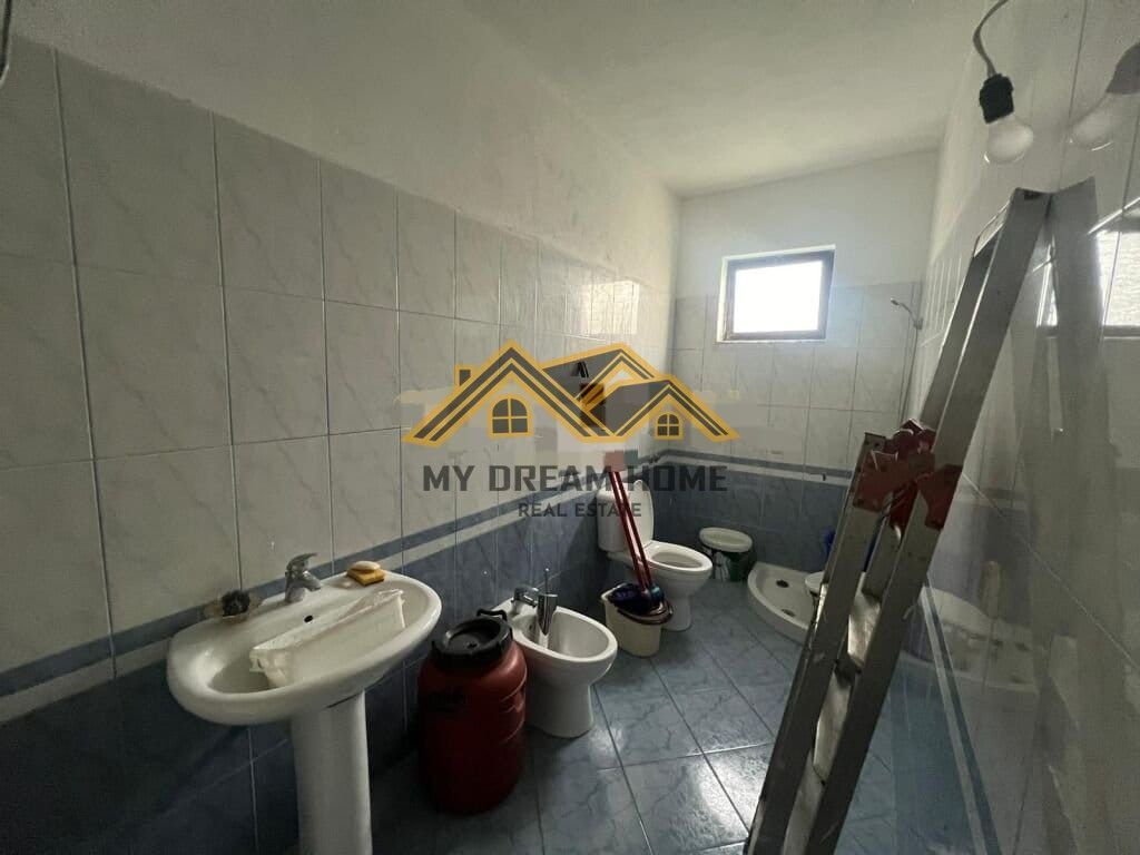 SHITET SHTEPI PRIVATE NE ISH KENETE DURRES!
