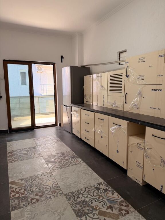 Shitet Apartament 1+1 Pamje Deti – Shkëmbi i Kavajës, Durrës 🌊