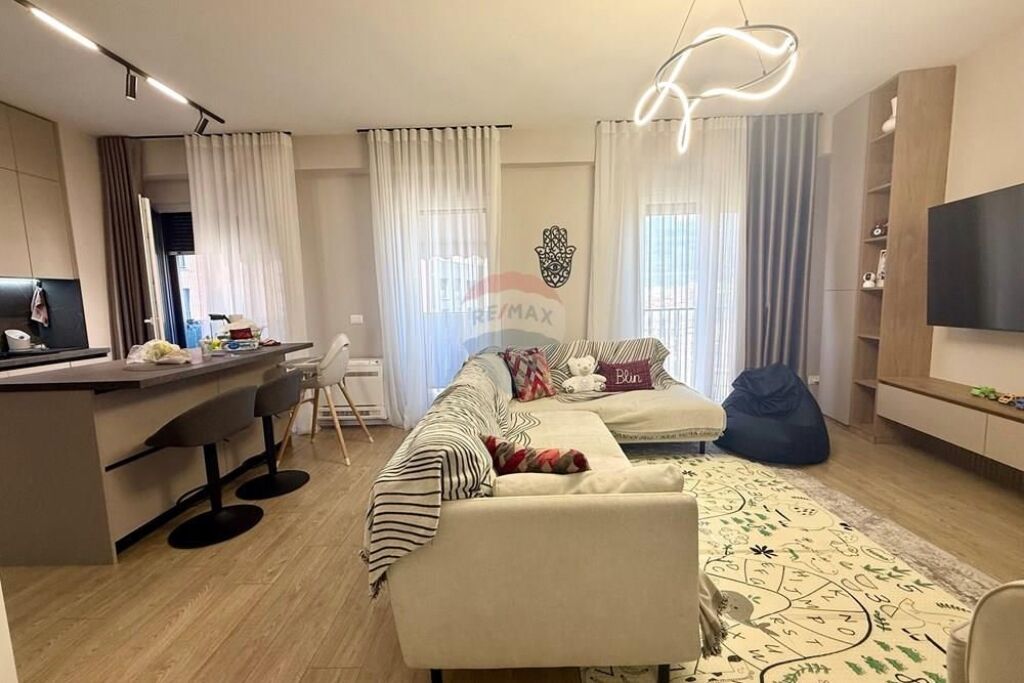 Apartament luksoz ne shitje tek Bulevardi i Ri!