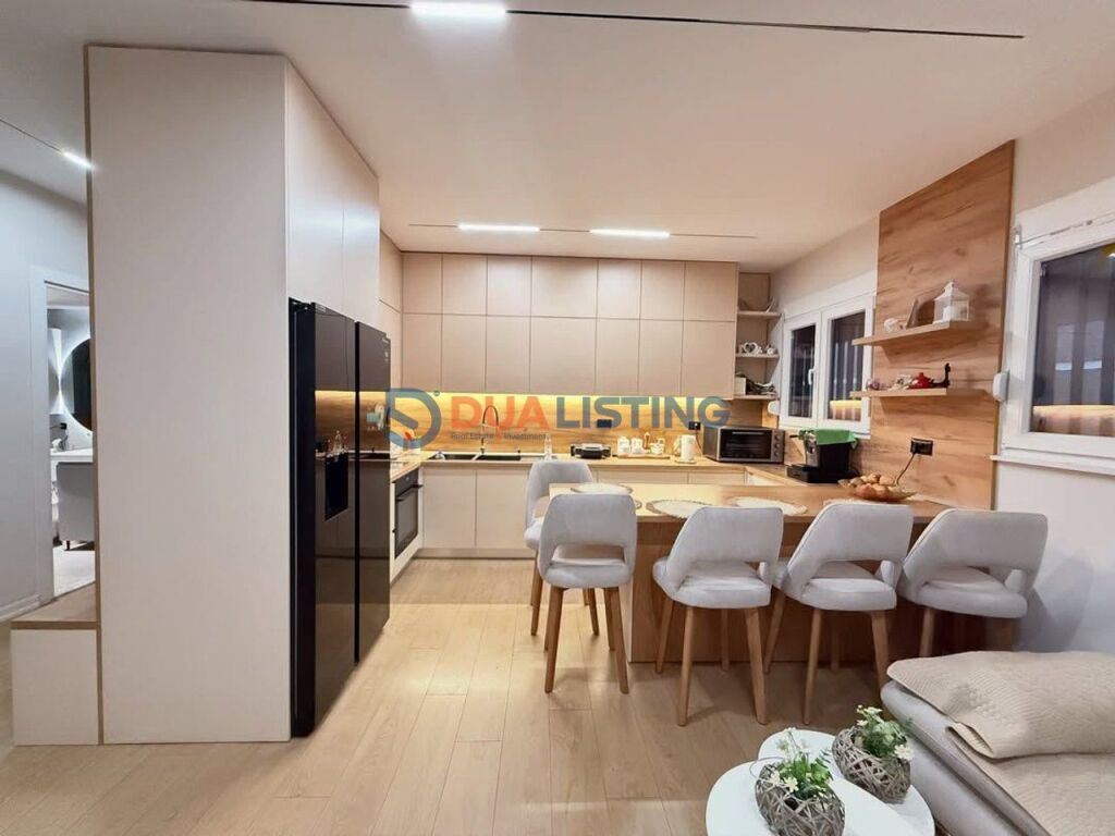 Apartment 2+1 for rent, Rruga e Dibres !