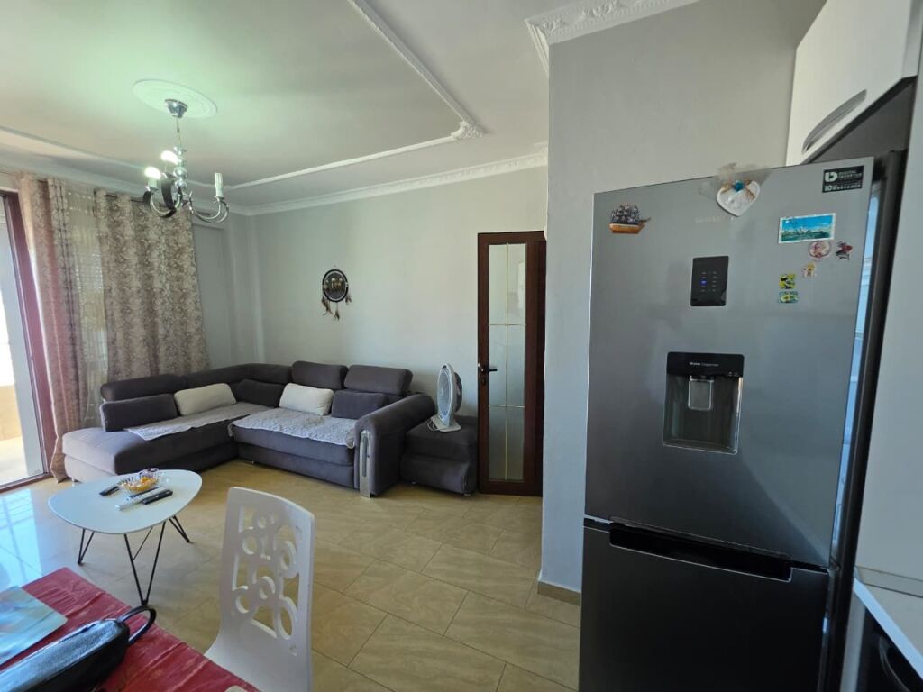 🔥 APARTAMENT 2+1 ME QIRA – LUNGOMARE, VLORË! 🔥