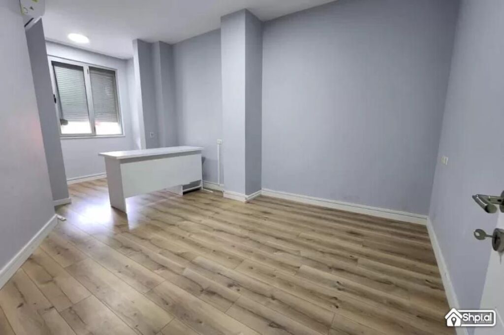 🤩Shitet : 2+1+2🚾 &amp; Ballkon Gjigand!! 📍( Myslym Shyri - Mulliri Vjetër/Rr. Islam Alla) 400m nga Sheshi Skëndërbe 122m², Kati 4, Orientim Lindje, Çmimi 297.000€ ✨️