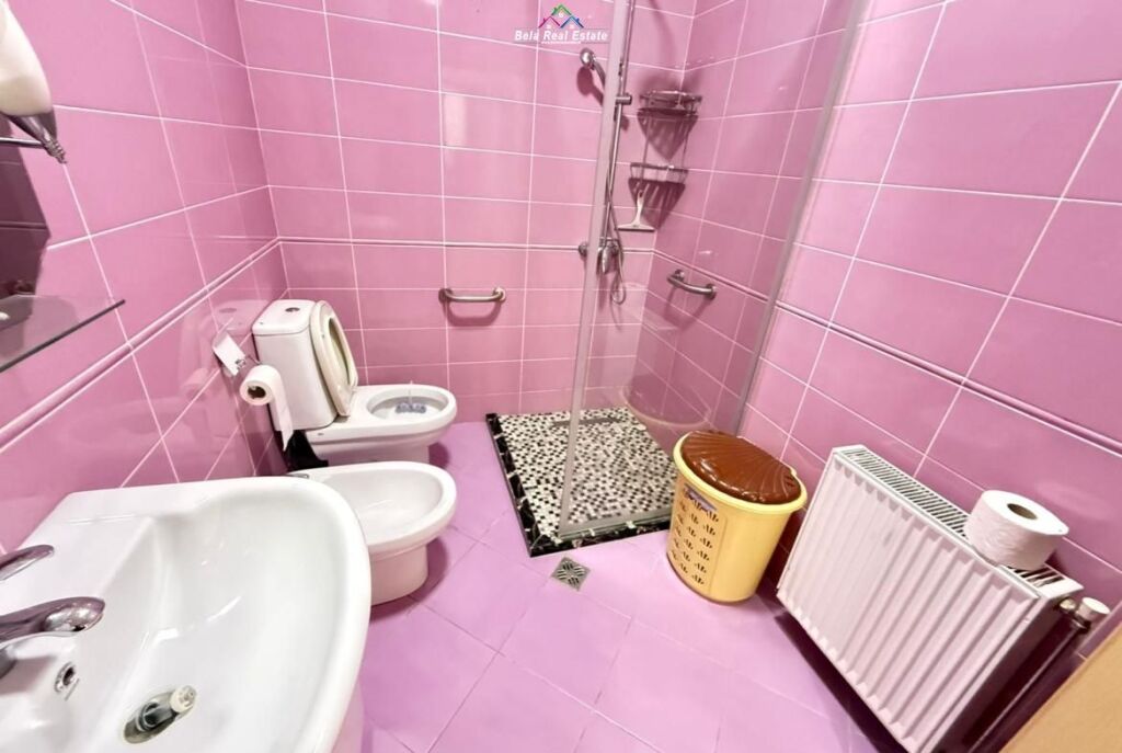 Apartament Ne Shitje 1+1 Tek Komuna e Parisit (ID B110563) Tirane