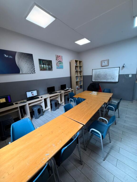 🏢 Office for Rent | 100 m² | Prime Location – Dinamo Stadium Area 📍 Sulejman Delvina Street 🔥 Street Front Exposure | High Visibility 💶 €850 Net / Month