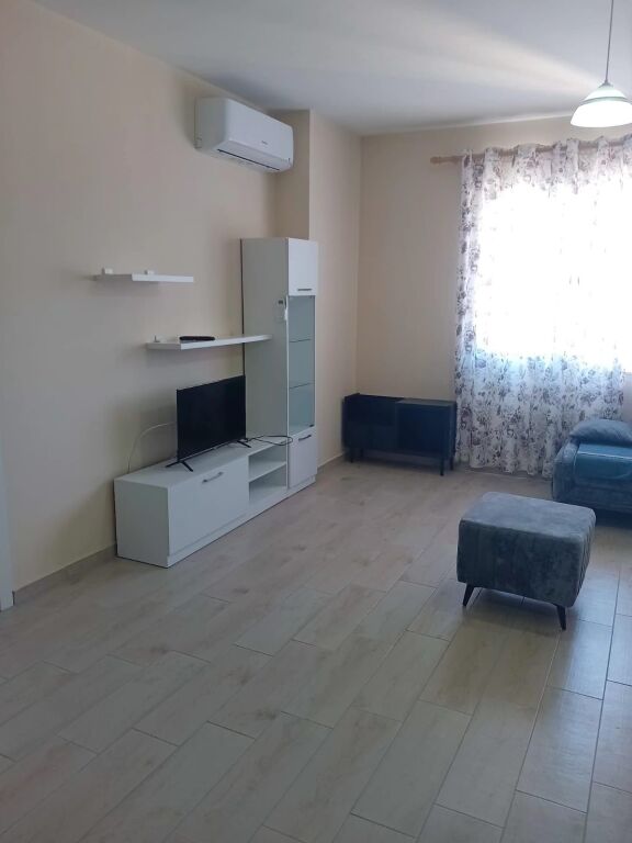 Super ap 1+1 ne sauk ( rrethi ) me parkim