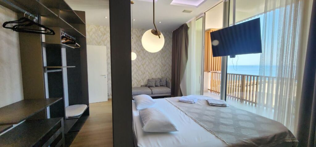 VILË LUKSOZE NE 📍 GREEN COAST 1