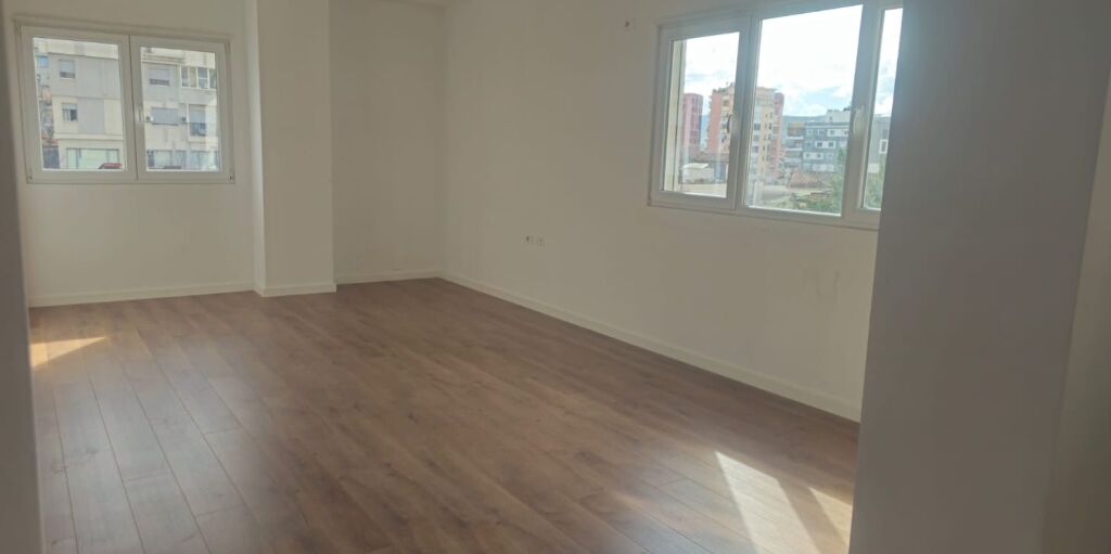 Apartament per shitje 3+1+2 - Pazari i Ri