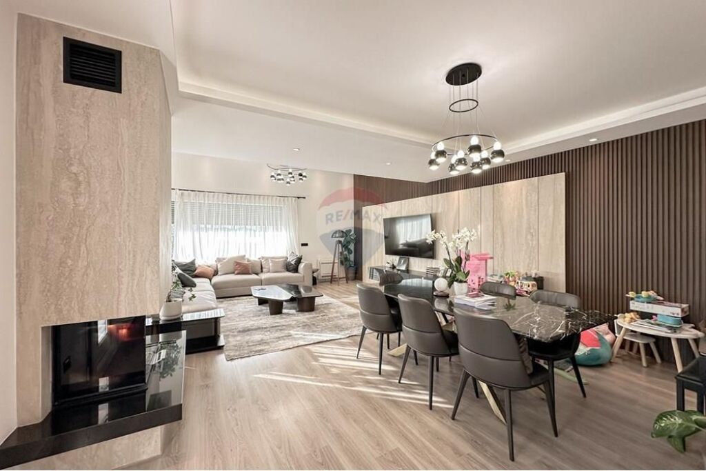 Vile Luksoze per qira te Long Hill !