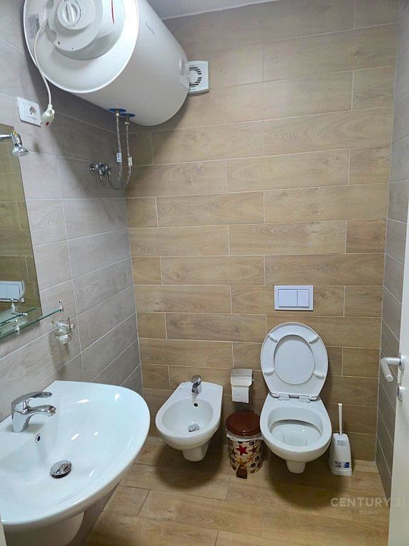 Affittasi appartamento moderno 2+1+2 nella residenza Fiori di Bosko, al terzo piano di un palazzo di qualità.